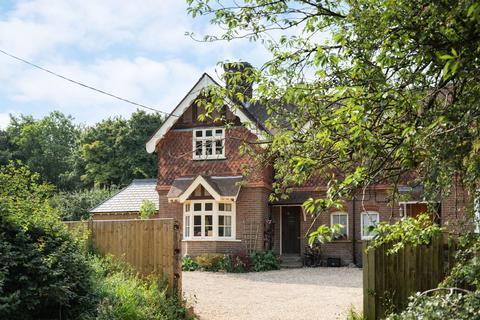 Pendley Beeches, Tring, Hertfordshire... 4 bed semi