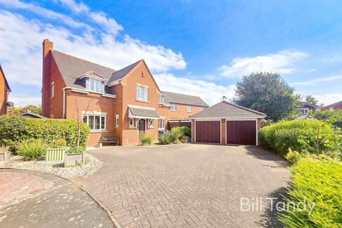 Jones Close, Fradley, Lichfield, WS13 5 bed detached house for sale