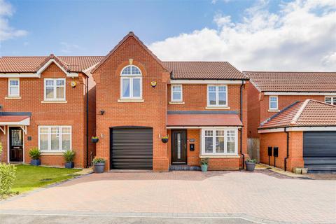 Griffon Drive, Hucknall NG15 4 bed detached house for sale