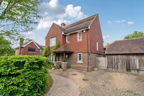Hine Close, Coulsdon CR5 4 bed detached house for sale