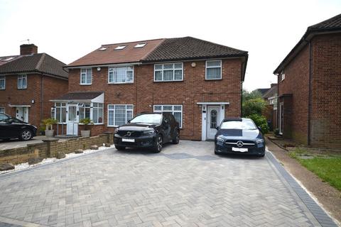 Kenton Lane, Harrow, HA3 8RY 3 bed semi