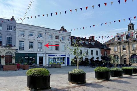 Market Place Warwick 2 bed apartment for sale