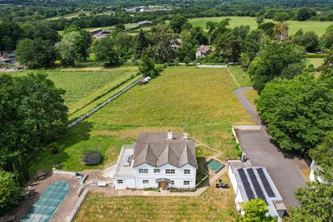St. Anns Hill Road, Chertsey, KT16 5 bed detached house for sale
