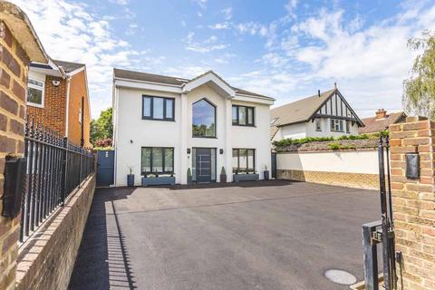 Thorney Lane South, Richings Park SL0 6 bed detached house for sale