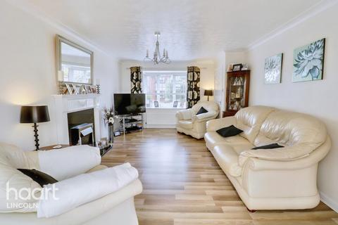 Wedgewood Grove, Birchwood 3 bed detached house for sale
