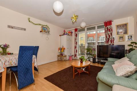 Kingfisher Meadow, Maidstone ME16 2 bed apartment for sale