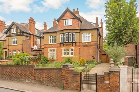 Castlebar Road, London W5 3 bed flat for sale