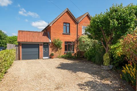 Sandy Lane, Fair Oak, Eastleigh... 3 bed semi