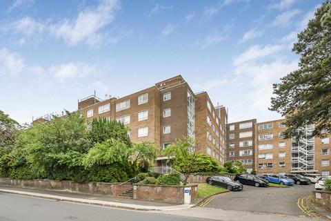 High Mount, London NW4 2 bed flat for sale