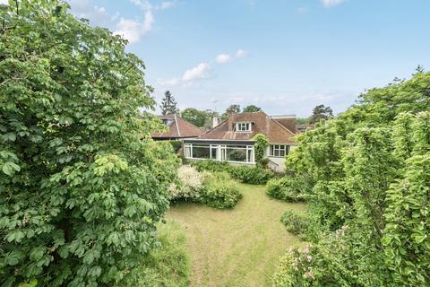 Somerswey, Guildford GU4 4 bed bungalow for sale