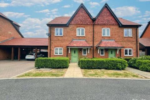 HAZYLWOOD, WOKINGHAM, BERKSHIRE, RG40... 3 bed semi