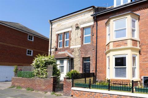 Edwards Road, Whitley Bay 6 bed terraced house for sale