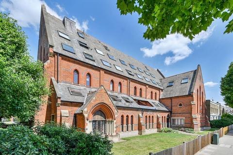 St. Mary's Court, Chiswick, London, W6 3 bed flat for sale