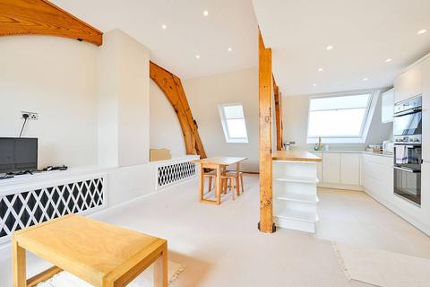 St. Mary's Court, Chiswick, London, W6 3 bed flat for sale