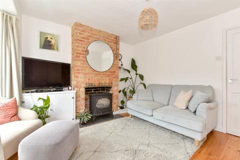 Kings Road, East Cowes PO32 2 bed semi