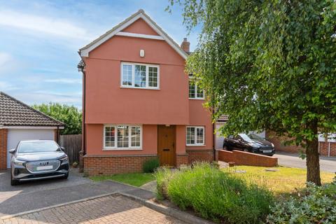 Castleden Way, Essex CM6 4 bed detached house for sale