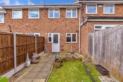 Bargrove Road, Maidstone, Kent 2 bed terraced house for sale