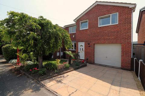 Monk Bretton Barnsley S71 4 bed detached house for sale