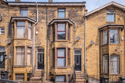 Carlton Terrace, Halifax 4 bed terraced house for sale