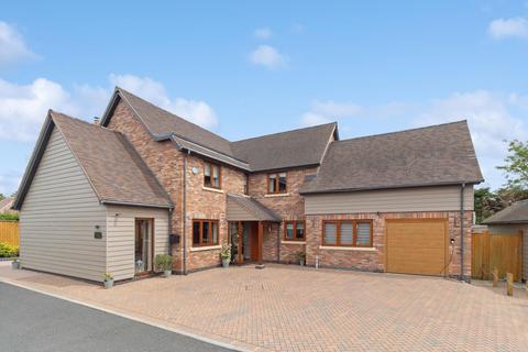 Merriman Close, Worcester WR7 5 bed detached house for sale