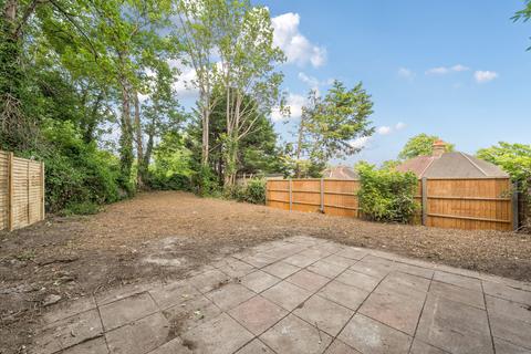 Carshalton Road, Carshalton SM5 2 bed maisonette for sale