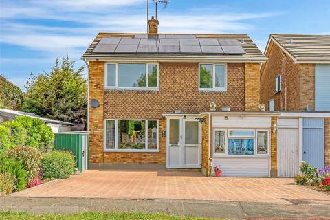 Dungannon Chase, Thorpe Bay, Essex, SS1 5 bed detached house for sale