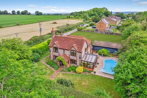 Routs Green, High Wycombe HP14 3 bed detached house for sale