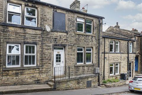 Station Road, Halifax HX4 2 bed terraced house for sale