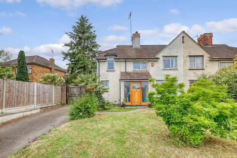 London Road, Crays Hill, Billericay 3 bed semi