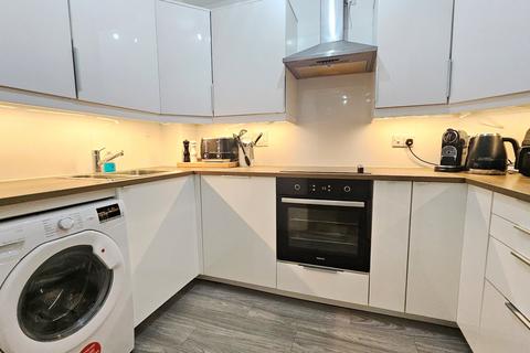 Prince Albert Court, Staines Road... 2 bed apartment for sale