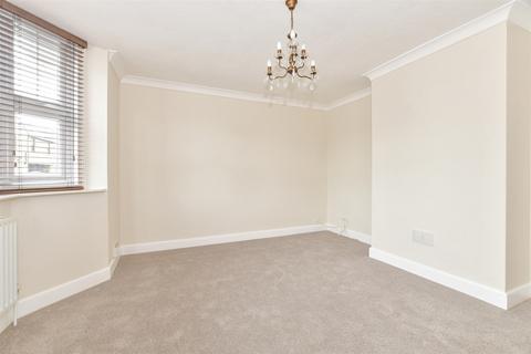 Denne Road, Horsham RH12 2 bed ground floor maisonette for sale