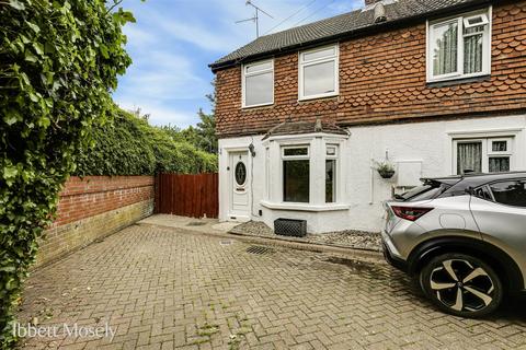 Railway Terrace, Westerham TN16 2 bed end of terrace house for sale