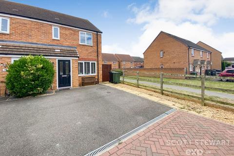 Daphne Grove, Peterborough PE2 3 bed end of terrace house for sale