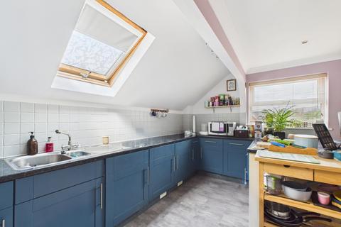 Brooklands House, Leighton Road... 2 bed flat for sale