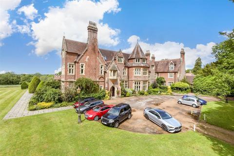 Grenehurst Park, Dorking RH5 2 bed flat for sale
