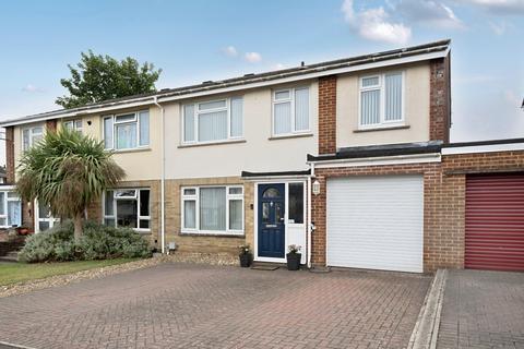 Mitchell Drive, Fair Oak, Eastleigh... 4 bed semi