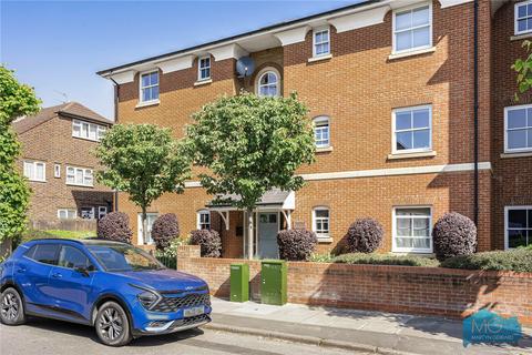 Highwood Avenue, London, N12 2 bed apartment for sale