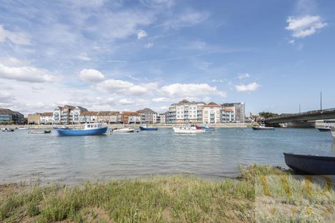 Marline Court, Ropetackle... 2 bed flat for sale