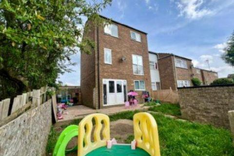 Southampton Gardens, Luton, Bedfordshire 3 bed townhouse for sale