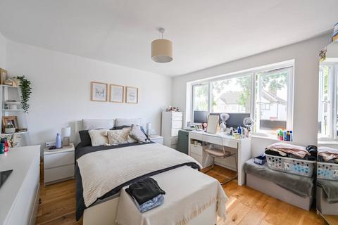 New Road, Chingford, London, E4 5 bed terraced house for sale