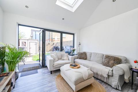 New Road, Chingford, London, E4 5 bed terraced house for sale