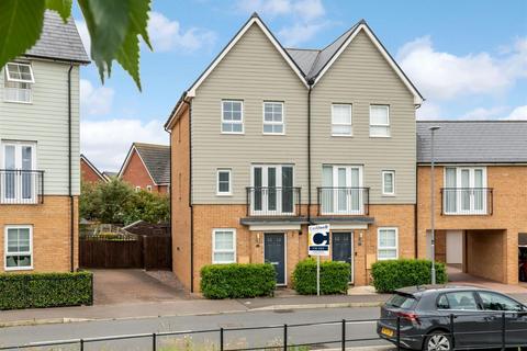 Carmania Circle, Brooklands, Milton... 4 bed semi