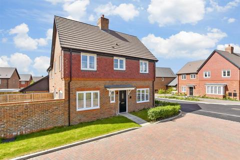 Oriel Road, Horsham RH12 3 bed semi