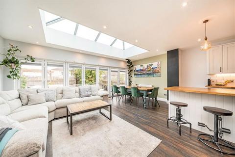 Broadlands Road, Bromley BR1 4 bed semi