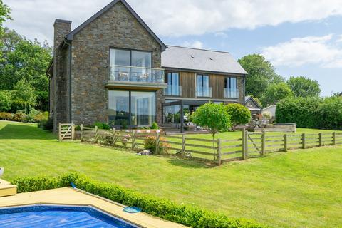 Llandevaud 5 bed detached house for sale