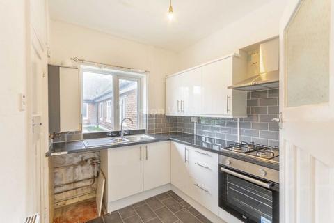 Arnold Road, Nottingham 2 bed flat for sale