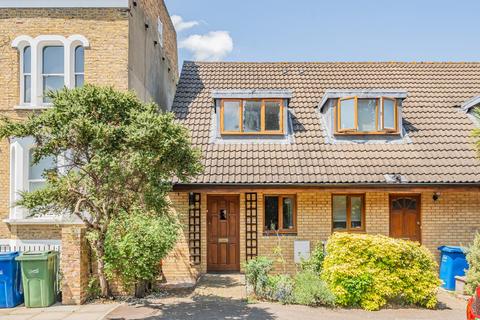 Sharsted Street, Walworth, London, SE17 2 bed end of terrace house for sale