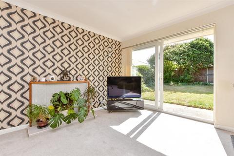 Turnden Gardens, Margate CT9 2 bed terraced bungalow for sale