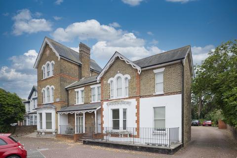 St. Peters Road, Broadstairs, Kent, CT10 2 bed flat for sale