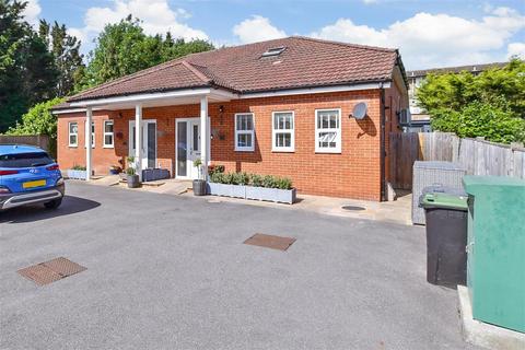 New Hythe Lane, Aylesford ME20 2 bed chalet for sale